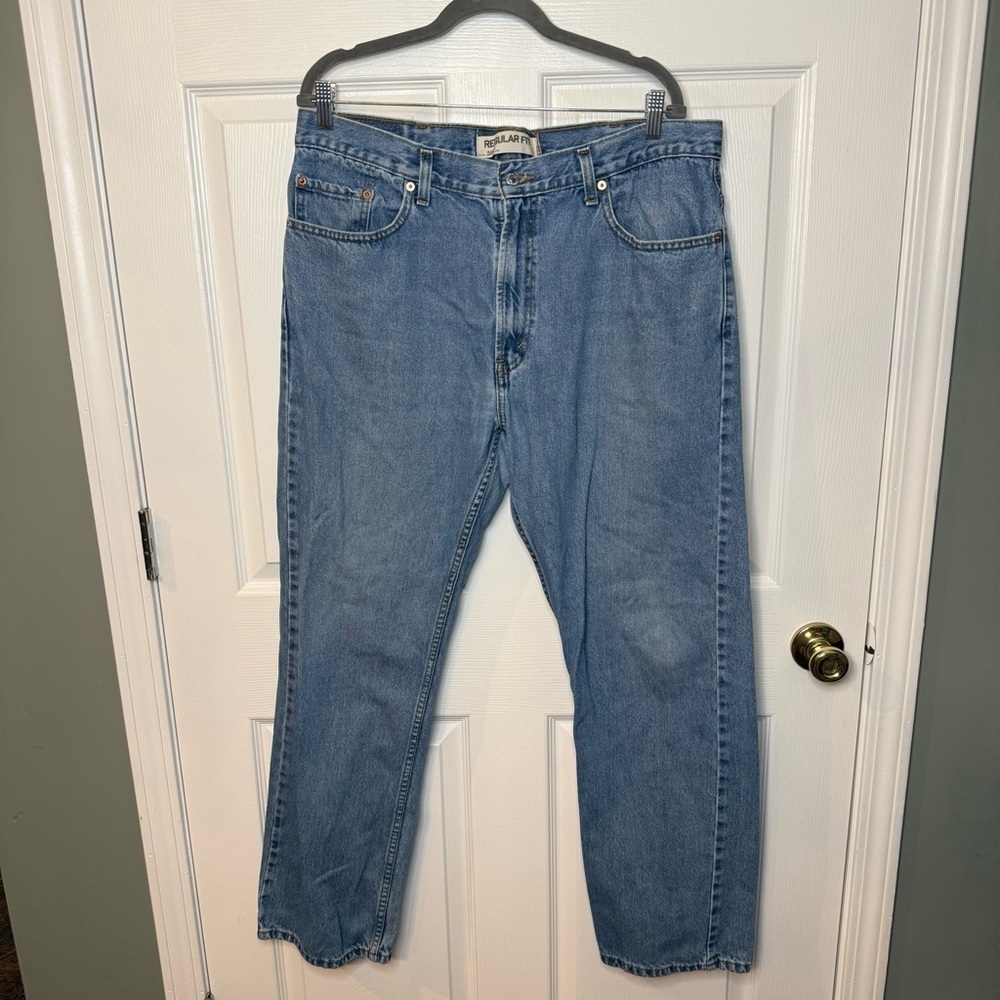 Levi’s Regular Fit Light Wash Men’s 505 Jeans Classic Denim Size 38 W 32 L GUC